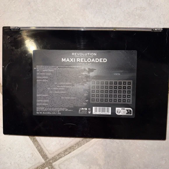 Revolution Eyeshadow Palette Brown and Pink - Picture 2 of 2